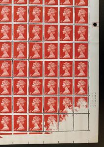 1967-69  Gran Bretagna - Foglio intero di 240 francobolli, 1967-1969, 4 penny rosso (Unif. 476), con difetto di stampa nell'angolo inferiore destro con quattro esemplari parzialmente privi del colore ed uno totalmente bianco.  - Asta Filatelia e Storia Postale - Associazione Nazionale - Case d'Asta italiane