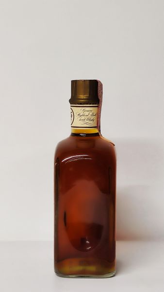 Glen Grant Royal Wedding Reserve 25 Years Old, Highland Malt Scotch Whisky  - Asta Wine and Spirit for Christmas - Associazione Nazionale - Case d'Asta italiane