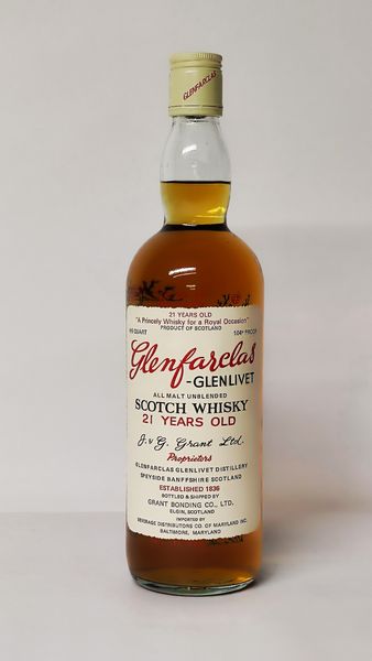 Glenfarclas-Glenlivet 21 Years Old, All Malt Unblended Scotch Whisky  - Asta Wine and Spirit for Christmas - Associazione Nazionale - Case d'Asta italiane
