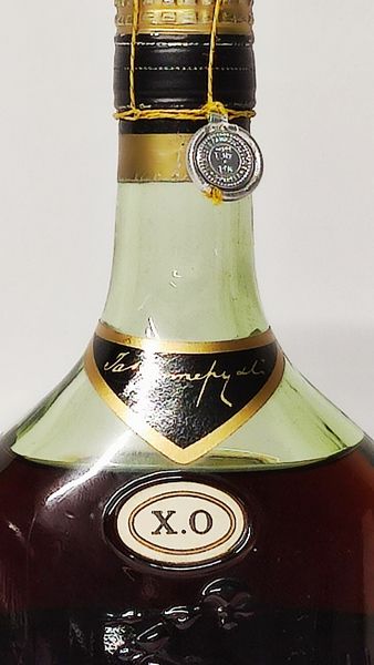 Hennessy XO, Cognac  - Asta Wine and Spirit for Christmas - Associazione Nazionale - Case d'Asta italiane