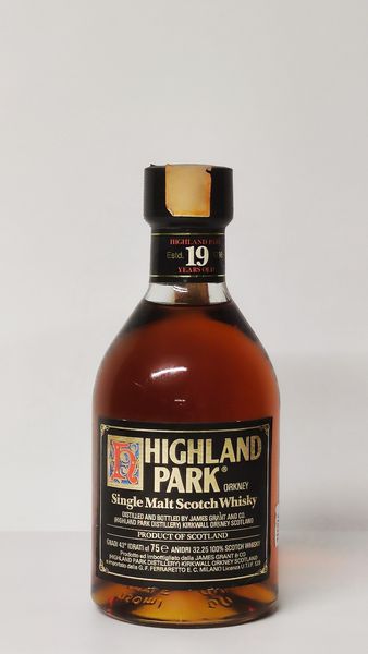 Highland Park 19 Years Old, Single Malt Scotch Whisky  - Asta Wine and Spirit for Christmas - Associazione Nazionale - Case d'Asta italiane