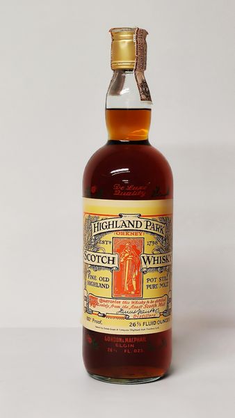 Highland Park Magnus, Pot Still Pure Malt Whisky  - Asta Wine and Spirit for Christmas - Associazione Nazionale - Case d'Asta italiane