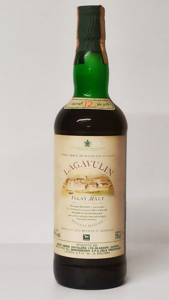 Lagavulin White Horse 12 Years Old, Islay Malt Scotch Whisky  - Asta Wine and Spirit for Christmas - Associazione Nazionale - Case d'Asta italiane