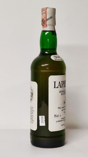 Laphroaig 10 Years Old, Single Islay Malt Scotch Whisky  - Asta Wine and Spirit for Christmas - Associazione Nazionale - Case d'Asta italiane