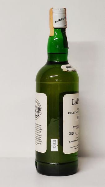 Laphroaig 10 Years Old, Unblended Single Malt Scotch Whisky  - Asta Wine and Spirit for Christmas - Associazione Nazionale - Case d'Asta italiane