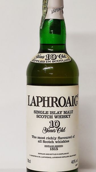 Laphroaig 10Years Old, Single Isaly Malt Scotch Whisky  - Asta Wine and Spirit for Christmas - Associazione Nazionale - Case d'Asta italiane