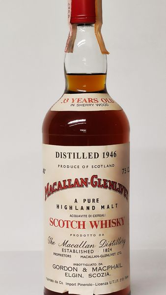 Macallan-Glenlivet 33 Years Old 1946, Pure Highland Malt Scotch Whisky  - Asta Wine and Spirit for Christmas - Associazione Nazionale - Case d'Asta italiane