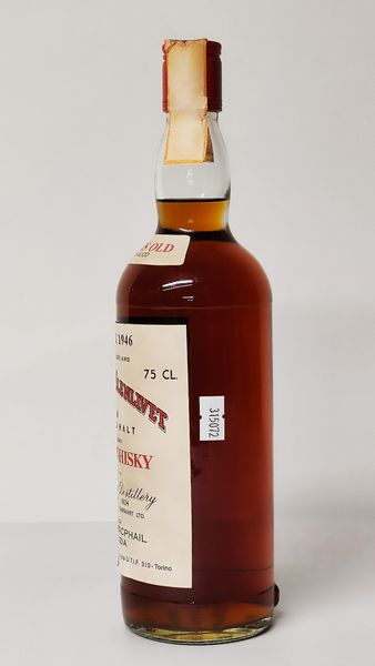 Macallan-Glenlivet 33 Years Old 1946, Pure Highland Malt Scotch Whisky  - Asta Wine and Spirit for Christmas - Associazione Nazionale - Case d'Asta italiane