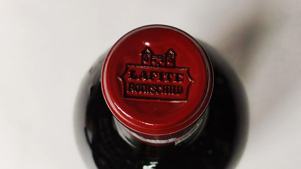 Chateau Lafite Rothschild, Pauillac 2009  - Asta Wine and Spirit for Christmas - Associazione Nazionale - Case d'Asta italiane