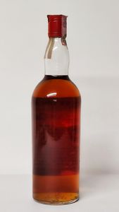 Macallan-Glenlivet 25 Years Old, Pure Highland Malt Scotch Whisky  - Asta Wine and Spirit for Christmas - Associazione Nazionale - Case d'Asta italiane