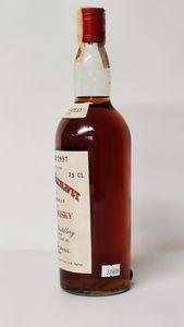 Macallan-Glenlivet 34 Years Old 1937, Pure Highland Malt Scotch Whisky  - Asta Wine and Spirit for Christmas - Associazione Nazionale - Case d'Asta italiane
