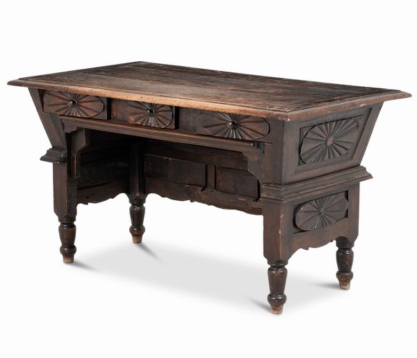 Madia con riserve intagliate  - Asta Antiquariato - Associazione Nazionale - Case d'Asta italiane