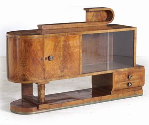 Credenza lastronata dec�. Prima met� del XX secolo  - Asta Antiquariato - Associazione Nazionale - Case d'Asta italiane