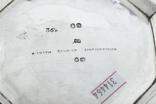 Servizio da t� e caff�. Londra 1845. Argentiere B.Smith  - Asta Argenti da Collezione | XX secolo - Associazione Nazionale - Case d'Asta italiane