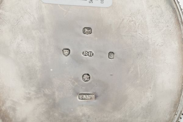 Servizio da t� e caff�. Londra, 1864. Argentiere Robert Harper  - Asta Argenti da Collezione | XX secolo - Associazione Nazionale - Case d'Asta italiane