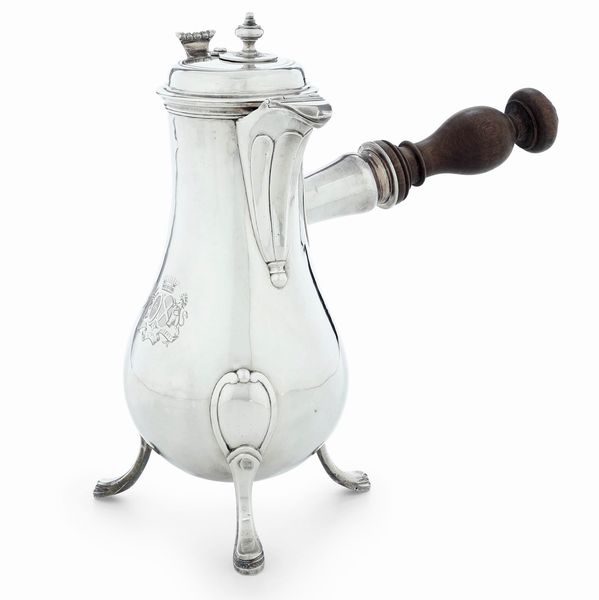 Cioccolatiera. Parigi, ultimo quarto del XVIII secolo. Maestro argentiere Ren�-Pierre Ferrier (1775-1793)  - Asta Argenti da Collezione | XX secolo - Associazione Nazionale - Case d'Asta italiane