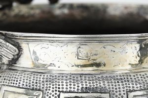 Secchiello. Manifattura europea del XVIII-XIX secolo, marchio consunto di difficile lettura  - Asta Argenti da Collezione | XX secolo - Associazione Nazionale - Case d'Asta italiane