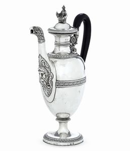 Elegante caffettiera. Milano XIX secolo, marchio dell'argentiere (documentato ma non identificato)  - Asta Argenti da Collezione | XX secolo - Associazione Nazionale - Case d'Asta italiane