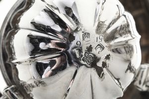 Importante kettle. Londra 1731, argentiere E. Buteux  - Asta Argenti da Collezione | XX secolo - Associazione Nazionale - Case d'Asta italiane