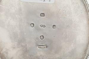 Servizio da t� e caff�. Londra, 1864. Argentiere Robert Harper  - Asta Argenti da Collezione | XX secolo - Associazione Nazionale - Case d'Asta italiane