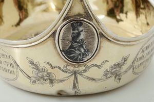 Kovsh imperiale in argento dorato e niellato. Bolli di Mosca per lanno 1798 e bolli francesi di importazione  - Asta Argenti da Collezione | XX secolo - Associazione Nazionale - Case d'Asta italiane