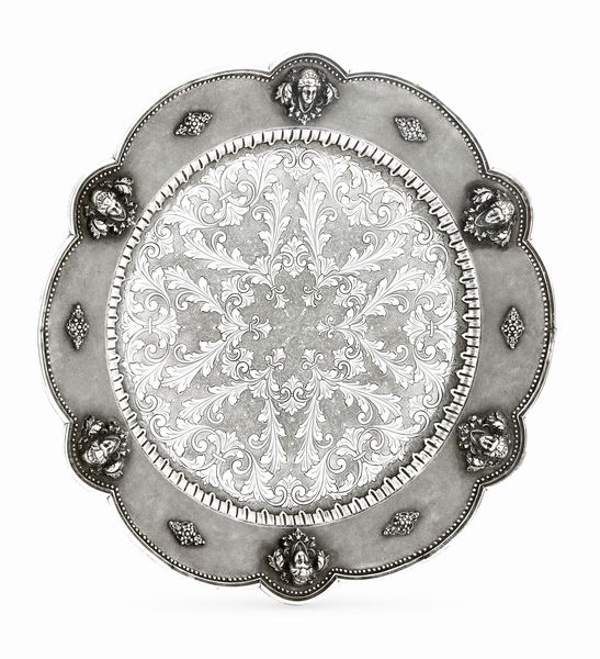 Piatto. Argenteria milanese della prima met del XX secolo, marchio con fascio littorio in uso dal 1935 al 1945, argentiere Luigi Forloni  - Asta Argenti da Collezione | XX secolo - Associazione Nazionale - Case d'Asta italiane