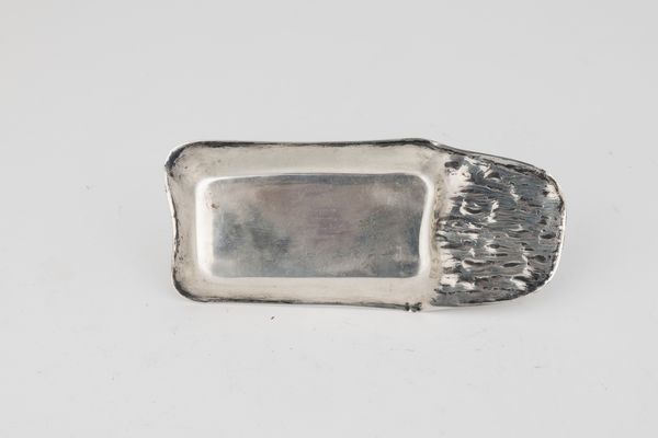 Ciotola con putto che cavalca tartaruga. Argenteria artistica milanese, argentiere Genazzi  - Asta Argenti da Collezione | XX secolo - Associazione Nazionale - Case d'Asta italiane