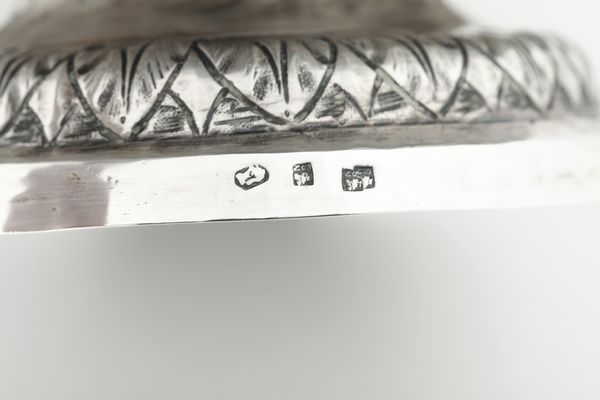 Coppia di rinfrescatoi. Argenteria artistica italiana del XX secolo, marchi ad imitazione dell'argenteria napoletana del XIX secolo  - Asta Argenti da Collezione | XX secolo - Associazione Nazionale - Case d'Asta italiane