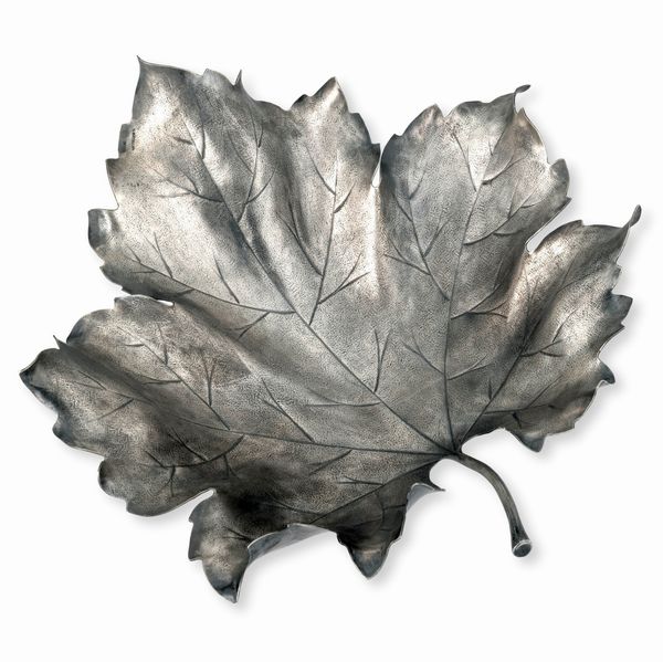 Centrotavola a forma di foglia. Maison Gianmaria Buccellati, Italia XX-XXI secolo  - Asta Argenti da Collezione | XX secolo - Associazione Nazionale - Case d'Asta italiane