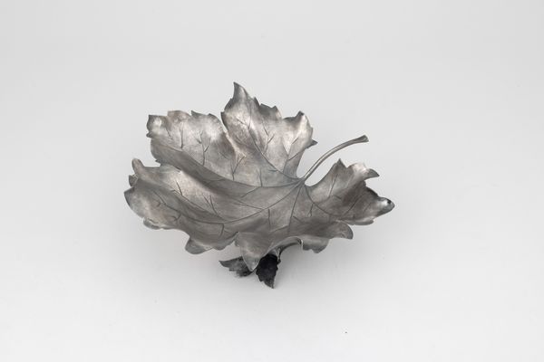 Centrotavola a forma di foglia. Maison Gianmaria Buccellati, Italia XX-XXI secolo  - Asta Argenti da Collezione | XX secolo - Associazione Nazionale - Case d'Asta italiane