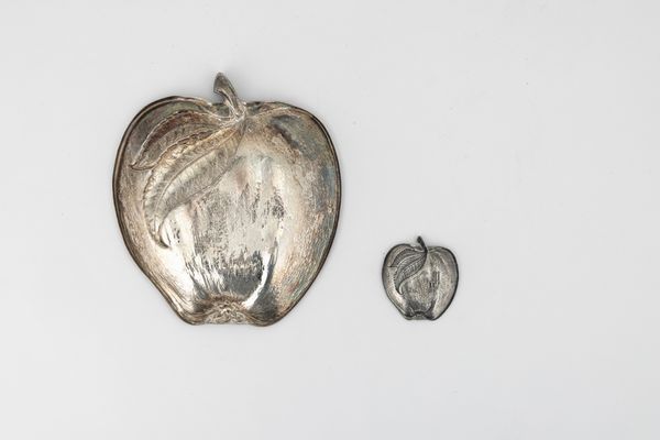 Piatto da pane e segnaposto. Maison Gianmaria Buccellati, argentiere Clementi Bologna, Italia XX-XXI secolo  - Asta Argenti da Collezione | XX secolo - Associazione Nazionale - Case d'Asta italiane