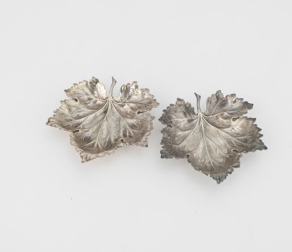 Coppia di foglie. Maison Gianmaria Buccellati, argentiere Clementi Bologna, Italia XX-XXI secolo  - Asta Argenti da Collezione | XX secolo - Associazione Nazionale - Case d'Asta italiane