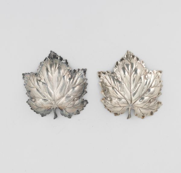 Coppia di foglie. Maison Gianmaria Buccellati, argentiere Clementi Bologna, Italia XX-XXI secolo  - Asta Argenti da Collezione | XX secolo - Associazione Nazionale - Case d'Asta italiane