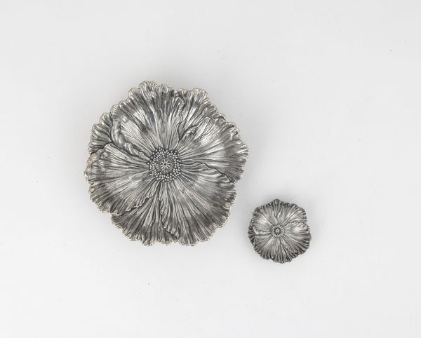 Due ciotoline a forma di fiore. Maison Gianmaria Buccellati, argentiere Clementi Bologna, Italia XX-XXI secolo  - Asta Argenti da Collezione | XX secolo - Associazione Nazionale - Case d'Asta italiane