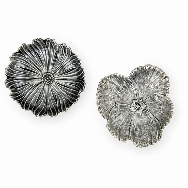 Due ciotoline a forma di fiore. Maison Gianmaria Buccellati, argentiere Clementi Bologna, Italia XX-XXI secolo  - Asta Argenti da Collezione | XX secolo - Associazione Nazionale - Case d'Asta italiane