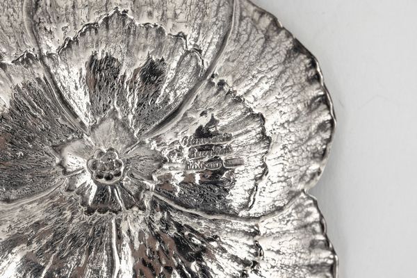 Due ciotoline a forma di fiore. Maison Gianmaria Buccellati, argentiere Clementi Bologna, Italia XX-XXI secolo  - Asta Argenti da Collezione | XX secolo - Associazione Nazionale - Case d'Asta italiane