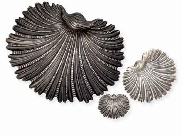 Gruppo di tre conchiglie. Maison Gianmaria Buccellati, argentiere Clementi Bologna, Italia XX-XXI secolo  - Asta Argenti da Collezione | XX secolo - Associazione Nazionale - Case d'Asta italiane