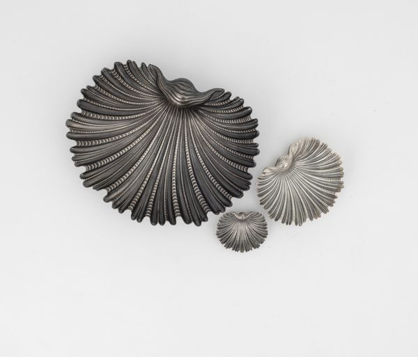 Gruppo di tre conchiglie. Maison Gianmaria Buccellati, argentiere Clementi Bologna, Italia XX-XXI secolo  - Asta Argenti da Collezione | XX secolo - Associazione Nazionale - Case d'Asta italiane