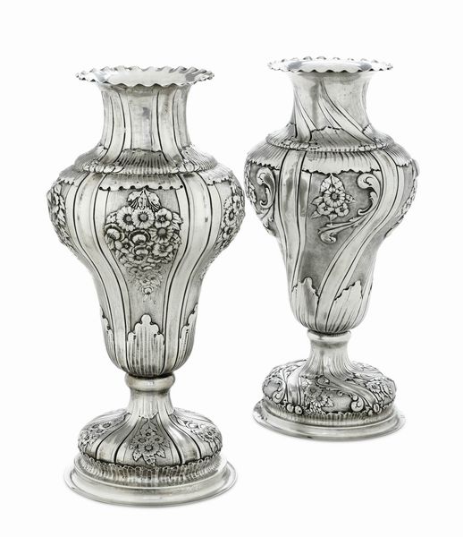 Due vasi. Argenteria artistica italiana della prima met del XX secolo  - Asta Argenti da Collezione | XX secolo - Associazione Nazionale - Case d'Asta italiane