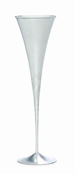 Vaso uniflor a tulipano. Argenteria artistica italiana del XXI secolo, design Lucio Iezzi, argentiere Rossi & Arcandi, Vicenza  - Asta Argenti da Collezione | XX secolo - Associazione Nazionale - Case d'Asta italiane