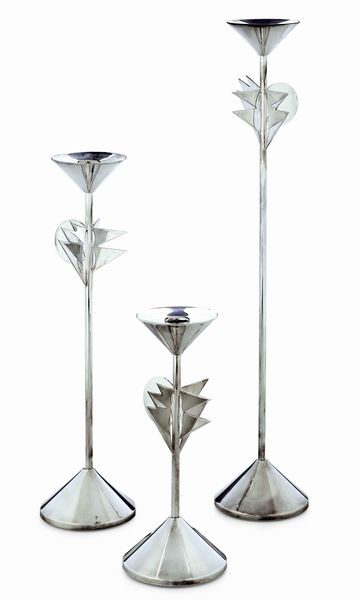 Tre candelieri. Designer Alessandro Mendini per editore Cleto Munari 1994, argentierei Rossi & Arcandi, Vicenza  - Asta Argenti da Collezione | XX secolo - Associazione Nazionale - Case d'Asta italiane