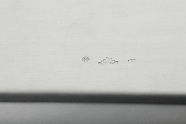 Centrotavola satinato. Argentiere Desiderio Bulzi. Milano. Anni '50  - Asta Argenti da Collezione | XX secolo - Associazione Nazionale - Case d'Asta italiane