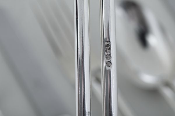 Servizio di posate modello Filo. Fabbrica San Lorenzo, design Antonio Piva, Milano 1970-1995  - Asta Argenti da Collezione | XX secolo - Associazione Nazionale - Case d'Asta italiane