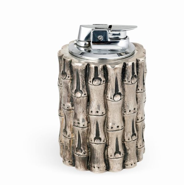 Accendino da tavolo a finto bamboo. Maison Gucci, Italia XX-XXI secolo  - Asta Argenti da Collezione | XX secolo - Associazione Nazionale - Case d'Asta italiane