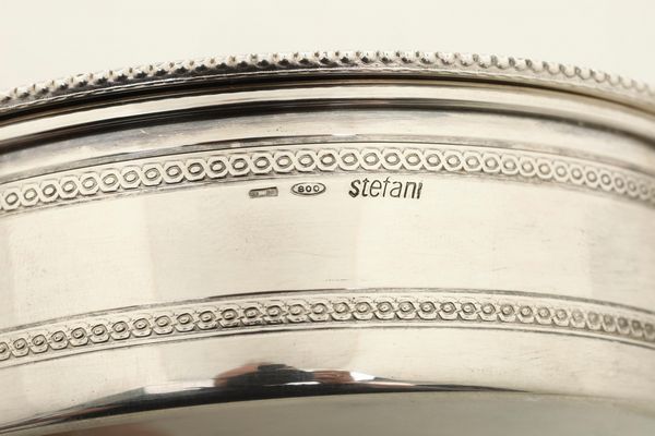 Scatola e ciotola. Argenteria artistica italiana. Argentiere Stefani, Bologna, XX secolo  - Asta Argenti da Collezione | XX secolo - Associazione Nazionale - Case d'Asta italiane