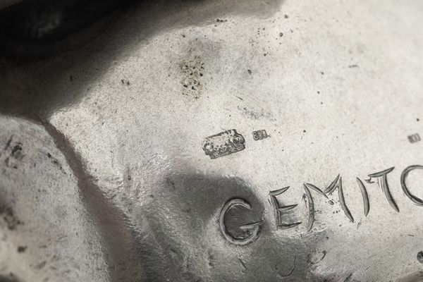 A firma Gemito. Napoli XIX-XX secolo Ragazzo con delfino  - Asta Argenti da Collezione | XX secolo - Associazione Nazionale - Case d'Asta italiane