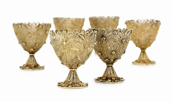 Sei zarf. Arte Ottomana dell'inizio XX secolo  - Asta Argenti da Collezione | XX secolo - Associazione Nazionale - Case d'Asta italiane