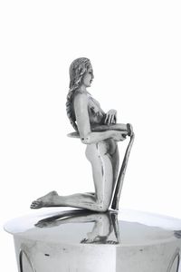 Vaso Art Deco con coperchio. Argenteria milanese del XX secolo, marchio con fascio littorio in uso dal 1935 al 1945,argentiere F.lli Cacchione  - Asta Argenti da Collezione | XX secolo - Associazione Nazionale - Case d'Asta italiane