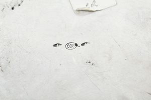 Alzata con bordo mistilineo. Argenteria toscana del XX secolo, marchio con fascio littorio in uso dal 1935 al 1945, argentiere Balossi & Cavalieri  - Asta Argenti da Collezione | XX secolo - Associazione Nazionale - Case d'Asta italiane