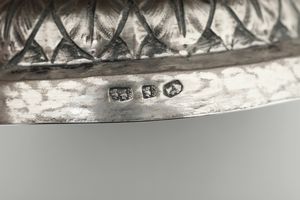 Coppia di rinfrescatoi. Argenteria artistica italiana del XX secolo, marchi ad imitazione dell'argenteria napoletana del XIX secolo  - Asta Argenti da Collezione | XX secolo - Associazione Nazionale - Case d'Asta italiane